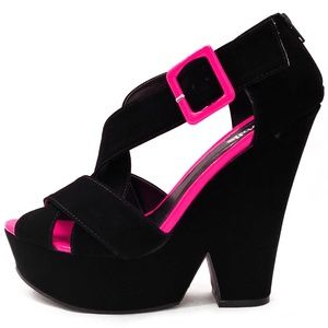 CHARLOTTE RUSSE Black & pink faux suede platforms